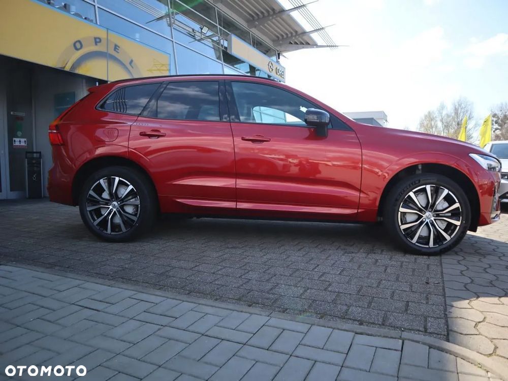 Volvo XC 60 B4 B Plus Dark - 4