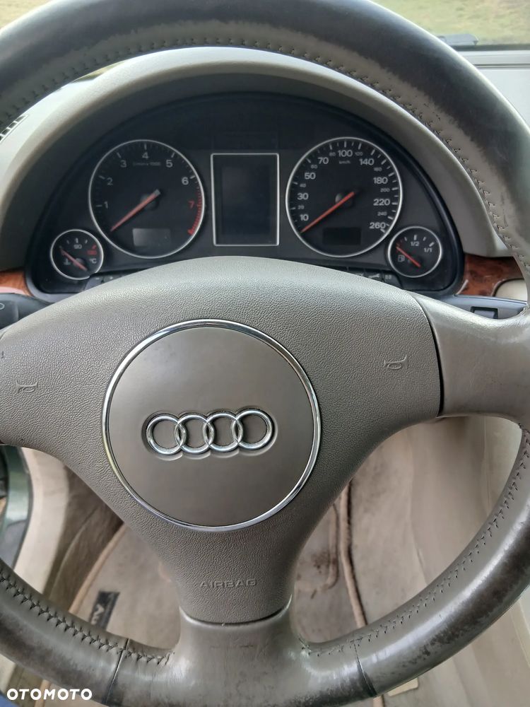 Audi A4 Limousine - 4