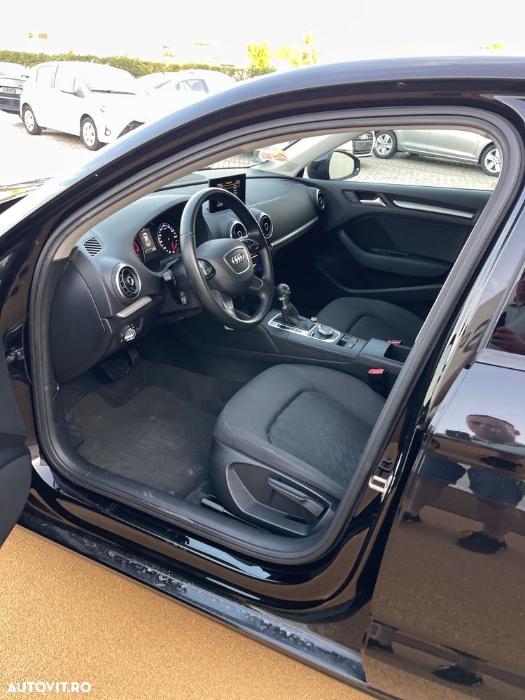 Audi A3 1.6 TDI (clean diesel) S tronic Ambiente - 29
