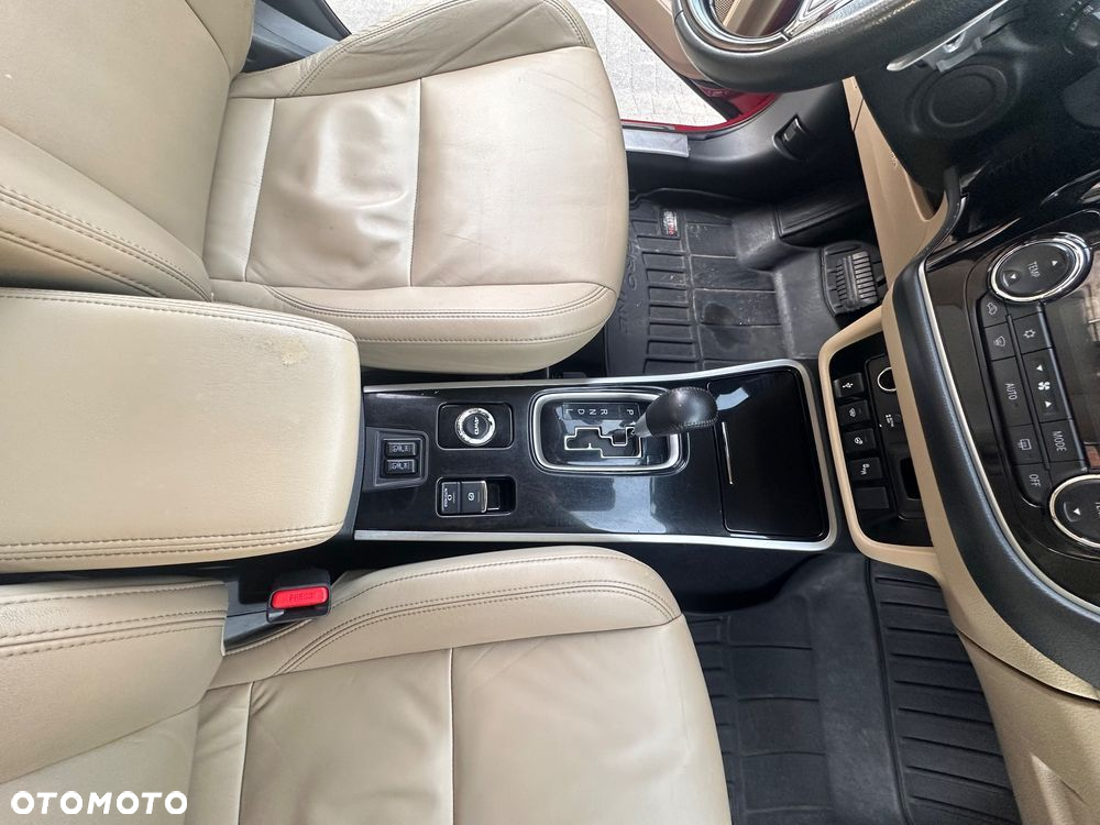 Mitsubishi Outlander 2.0 Instyle + 4WD CVT - 7