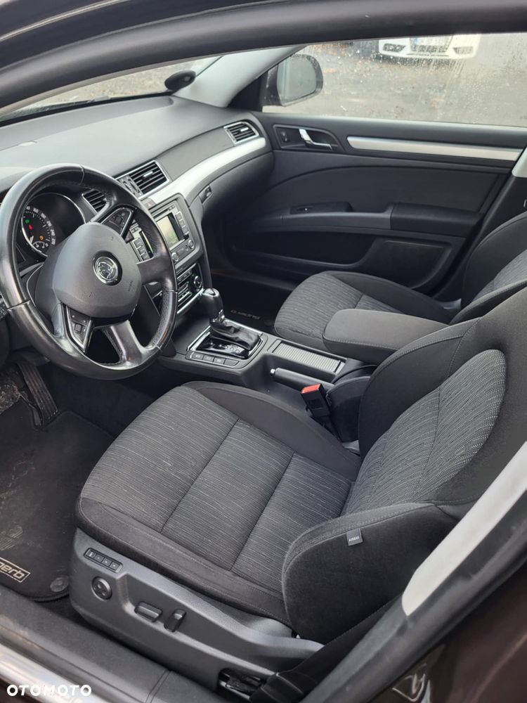 Skoda Superb 2.0 TDI Comfort DSG - 8