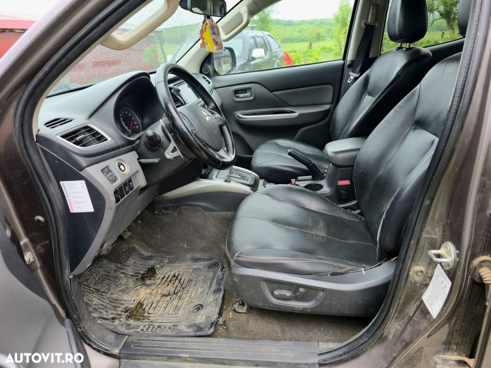 Mitsubishi L200 Pick Up 4x4 Autm. Double Cab Top - 13
