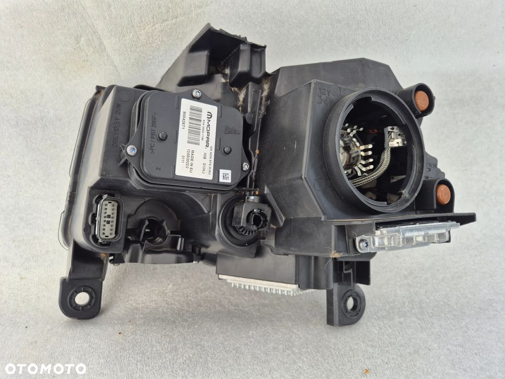 Reflektor prawy Jeep Grand Cherokee WK2 Xenon 68111000AM - 8