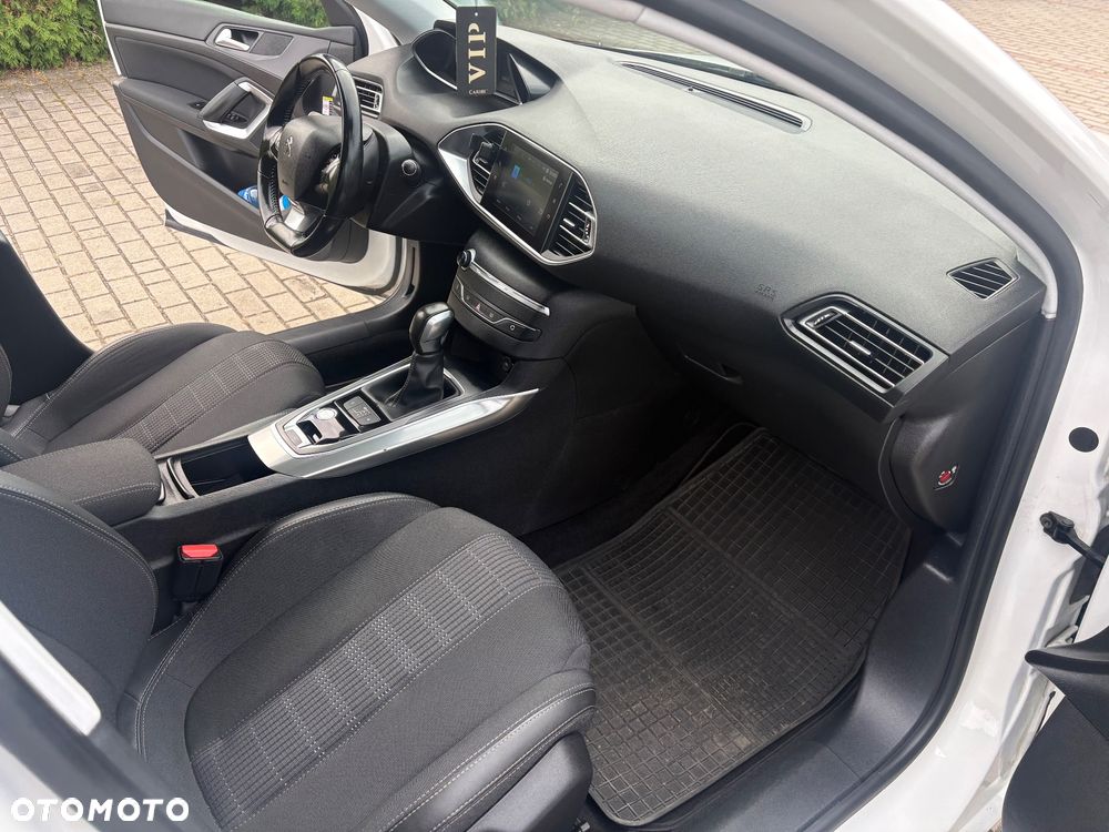 Peugeot 308 1.6 BlueHDi Allure S&S EAT6 - 14