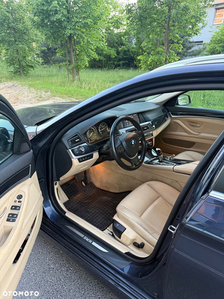 BMW Seria 5 520i - 5