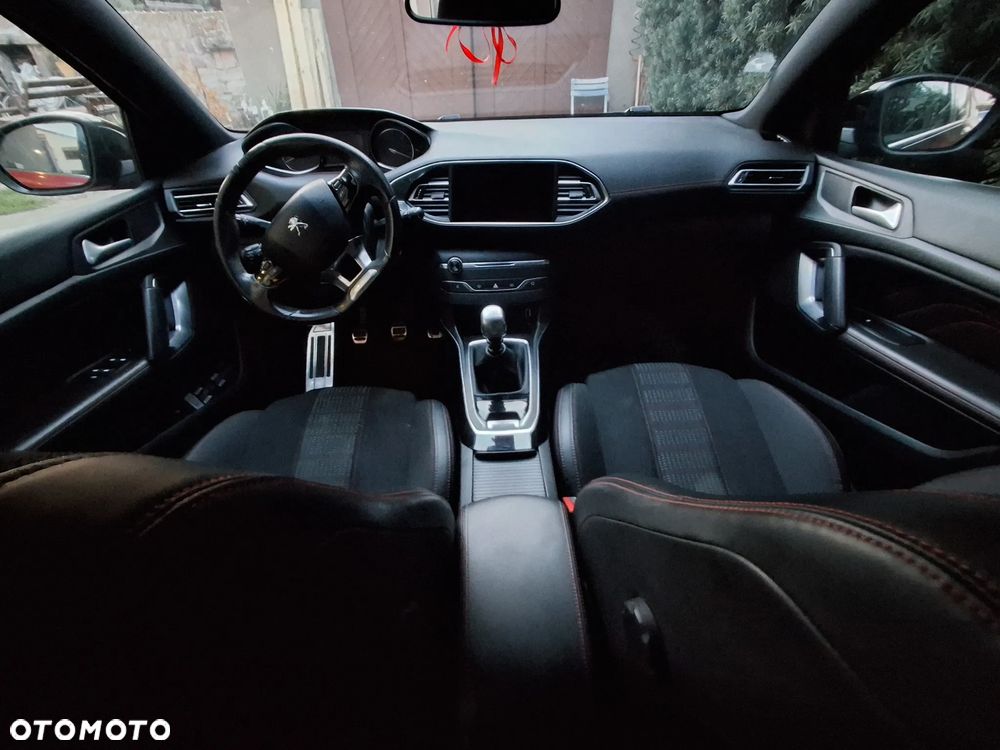 Peugeot 308 - 8