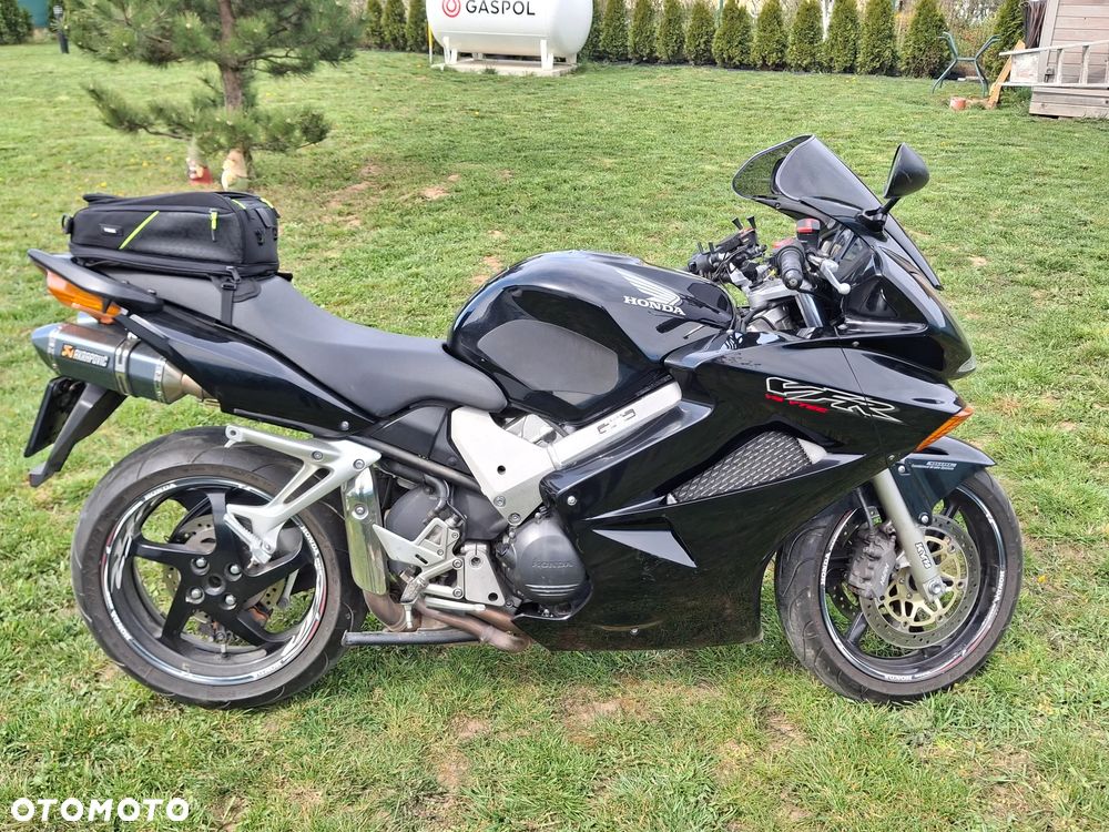 Honda VFR - 1