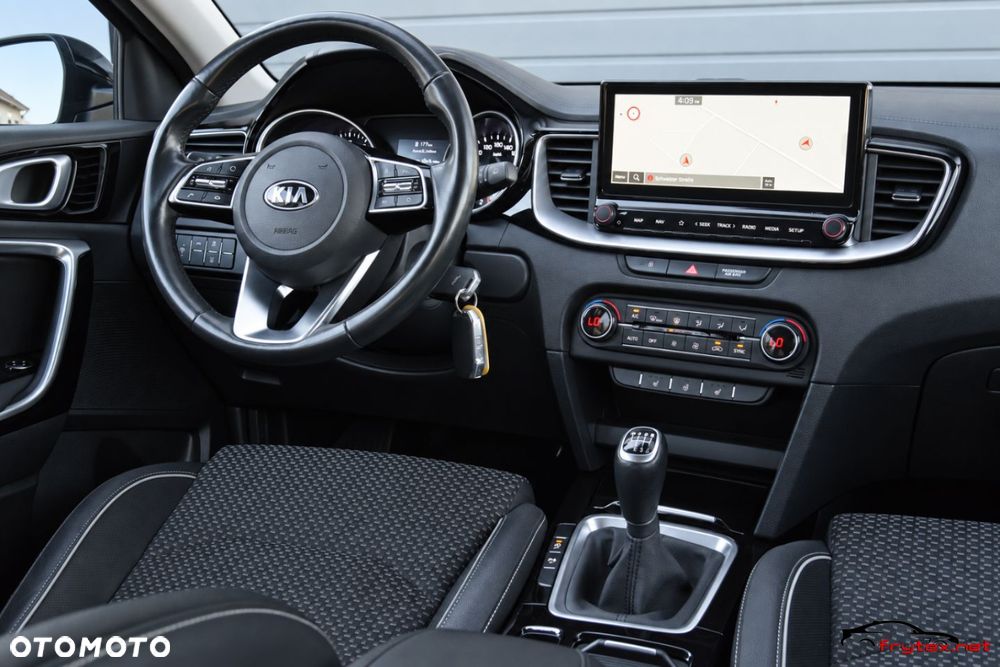 Kia Ceed - 26