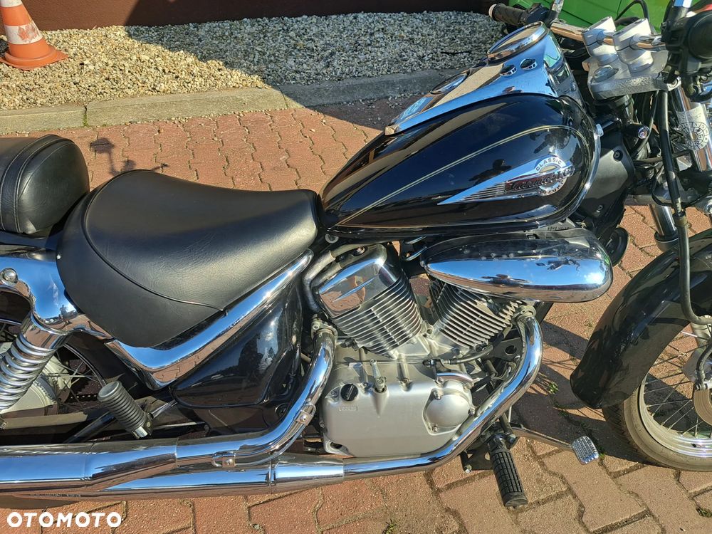 Suzuki Intruder - 11