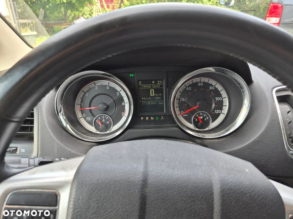Dodge Grand Caravan - 6