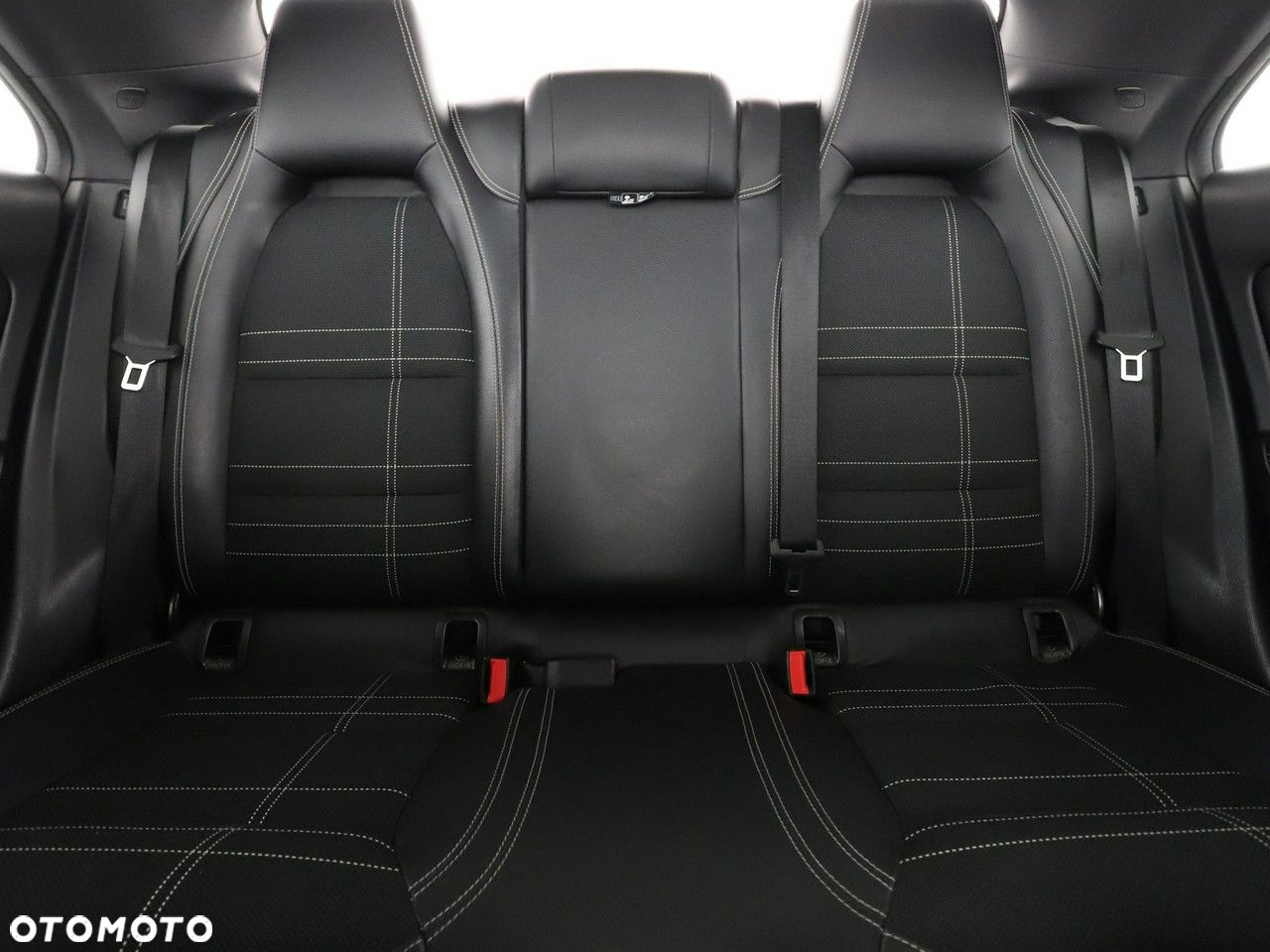 Mercedes-Benz CLA 180 Urban - 18