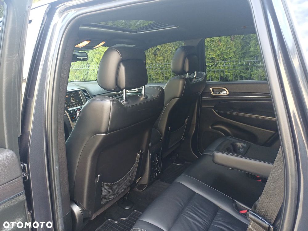 Jeep Grand Cherokee - 25
