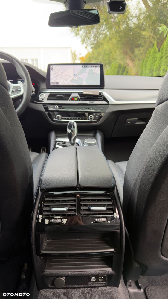 BMW Seria 5 530e xDrive - 15