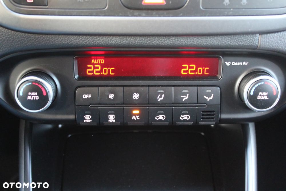 Kia Carens 1.6 GDI XL - 21