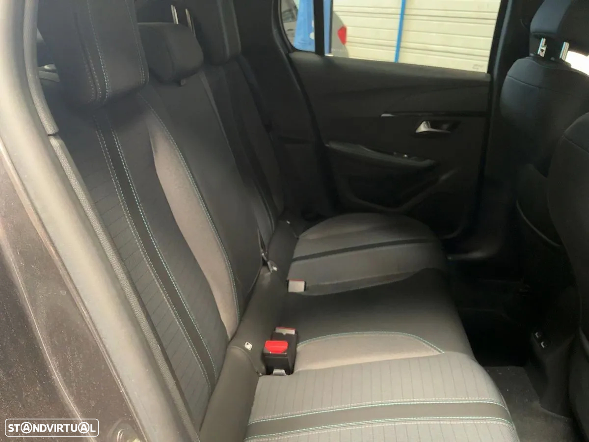 Peugeot 208 1.2 PureTech Allure EAT8 - 12