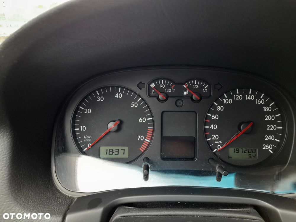 Volkswagen Golf - 11