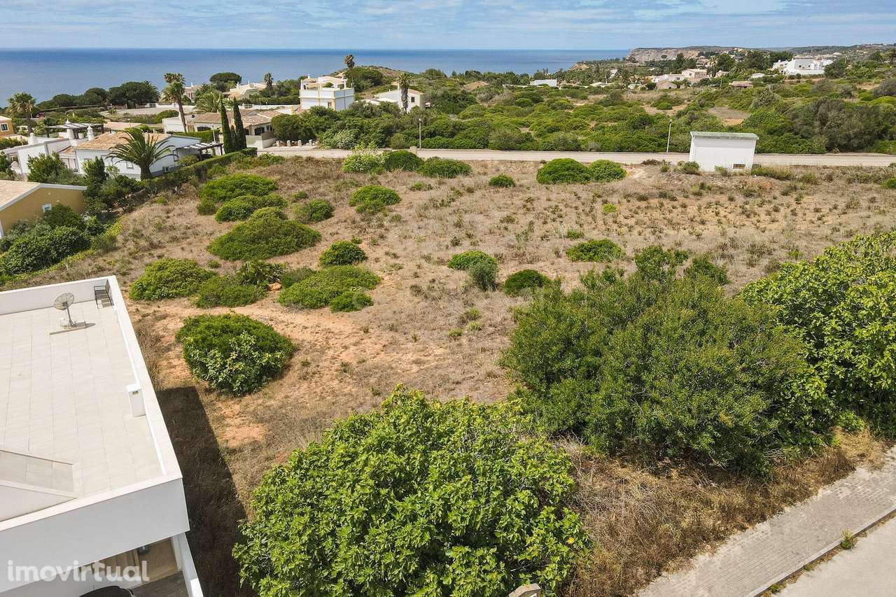 Lote exclusivo para construção de moradia geminada. - Grande imagem: 4/15