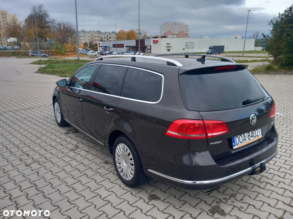 Volkswagen Passat 2.0 TDI Trendline DSG - 4