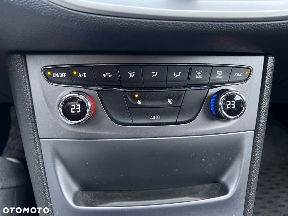 Opel Astra IV 1.6 CDTI Enjoy - 17