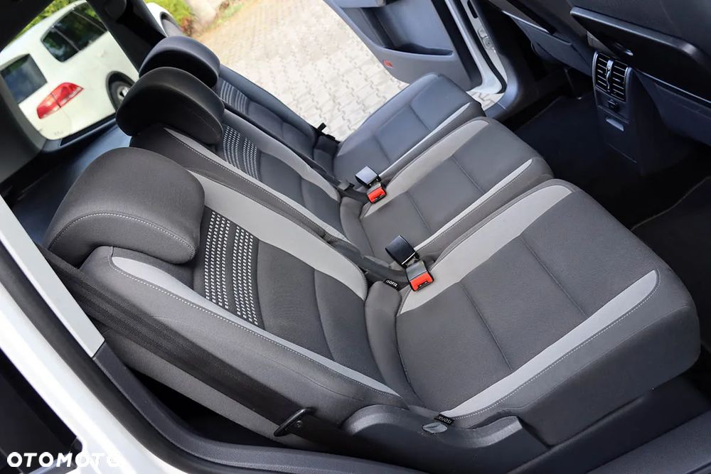 Volkswagen Touran 2.0 TDI DPF Life - 28