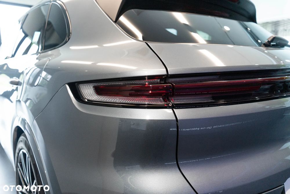 Porsche Cayenne E-Hybrid PHEV Black Edition - 40