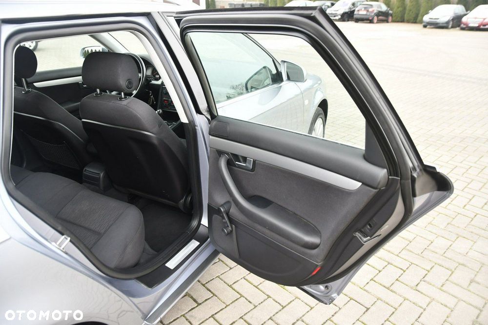 Audi A4 Avant - 16
