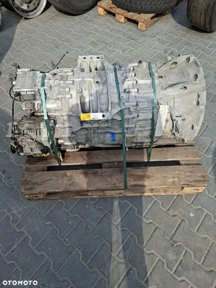Skrzynia biegów Scania V8 G33CM1 + Retarder R4700D + Przystawka PTO - 2