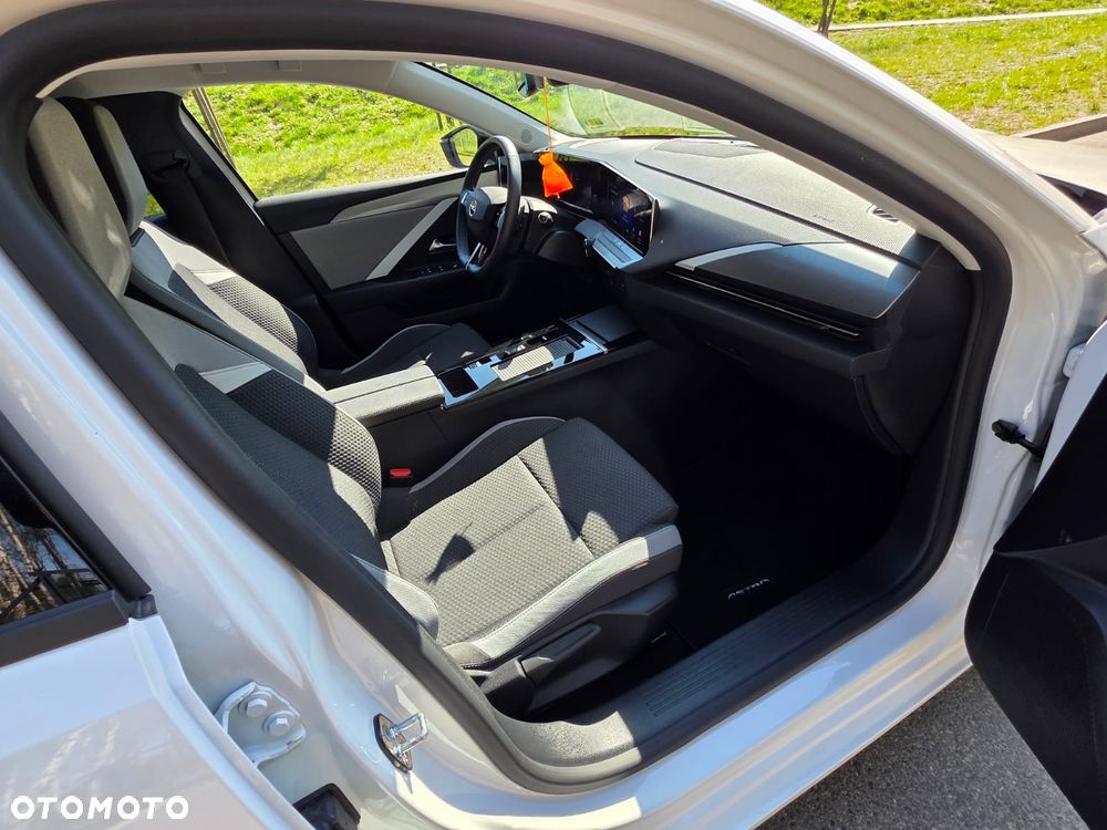 Opel Astra 1.6 T Plug-in Hybrid GSe - 10
