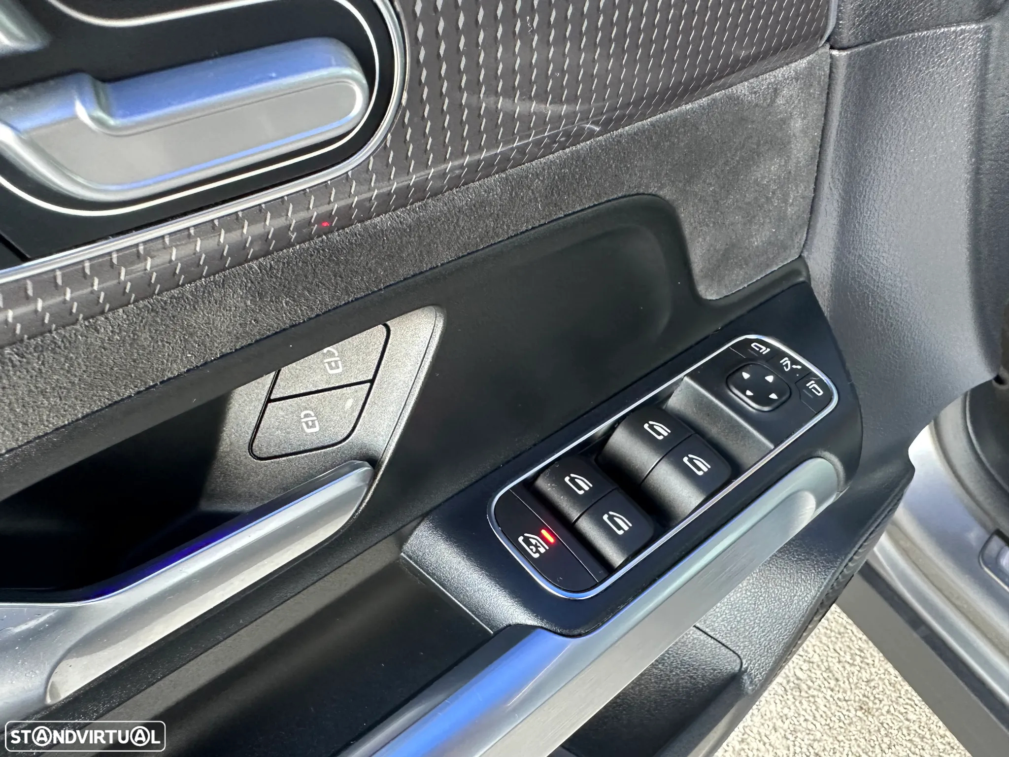 Mercedes-Benz EQB 250+ AMG Line - 22
