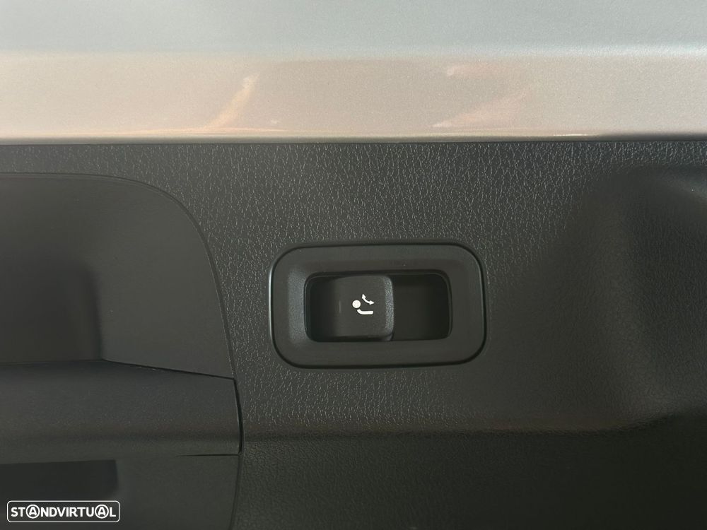 Mercedes-Benz CLA 250 - 41