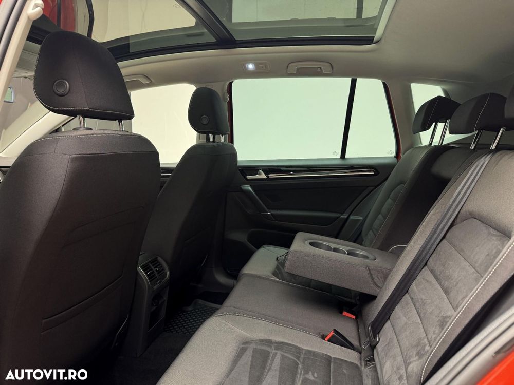 Volkswagen Golf Sportsvan - 21