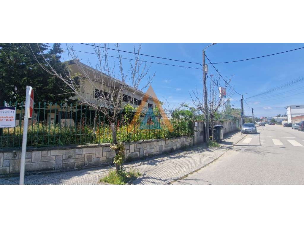 Moradia para Remodelar - Grande imagem: 2/13