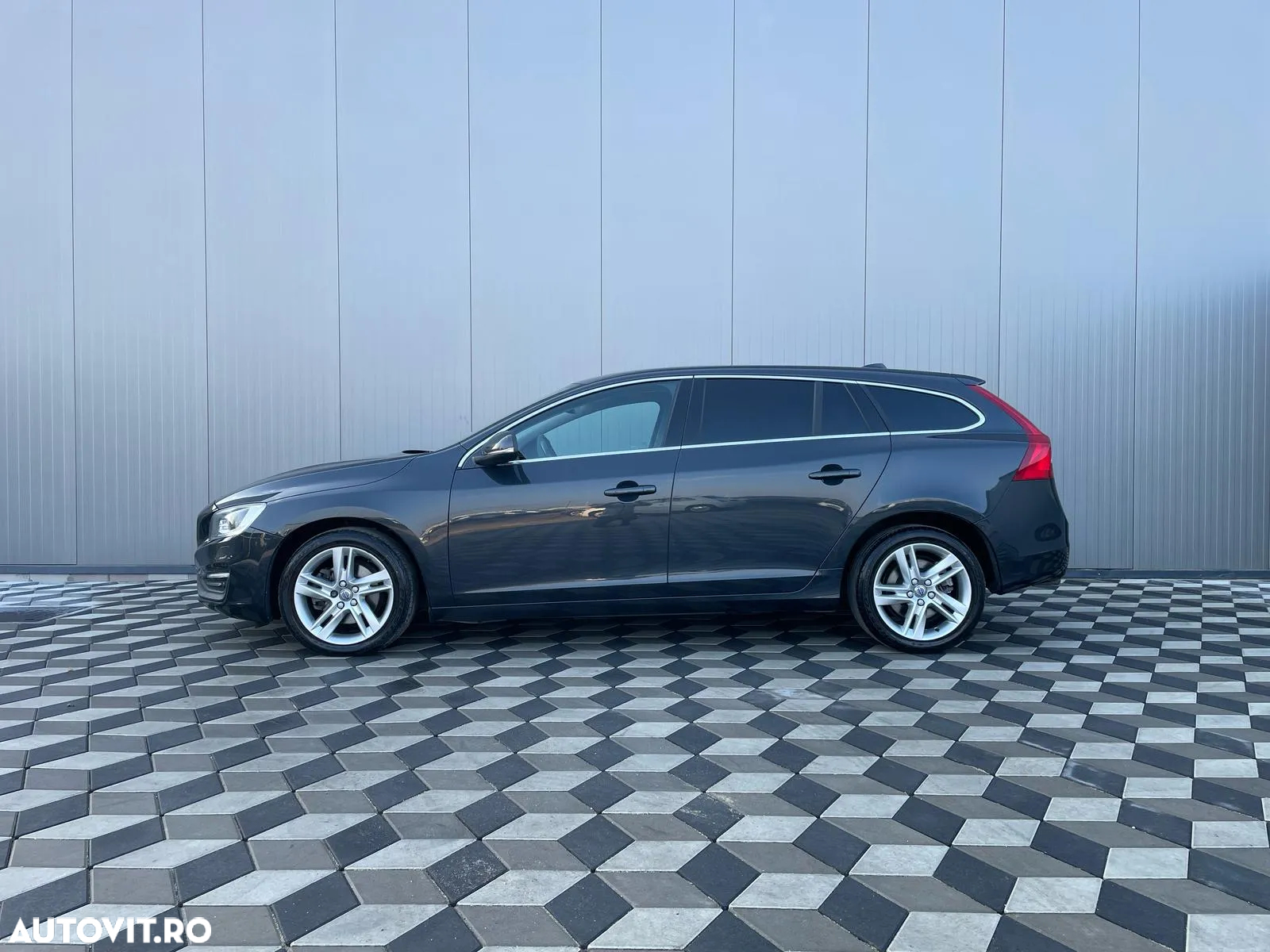 Volvo V60 D3 Geartronic Momentum Pro - 11