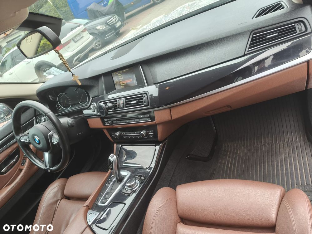 BMW Seria 5 520d xDrive - 30
