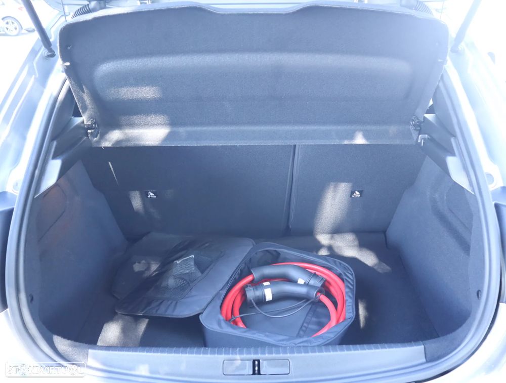Peugeot e-208 GT - 55