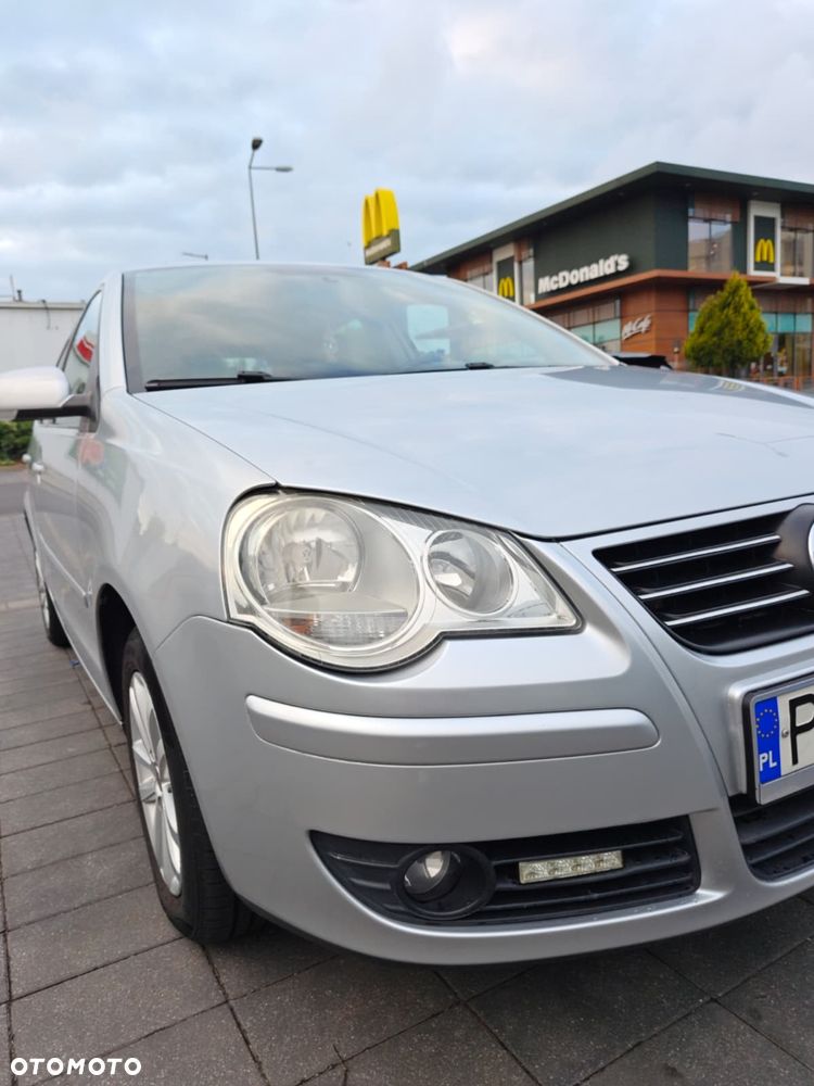 Volkswagen Polo 1.4 16V Trendline - 24