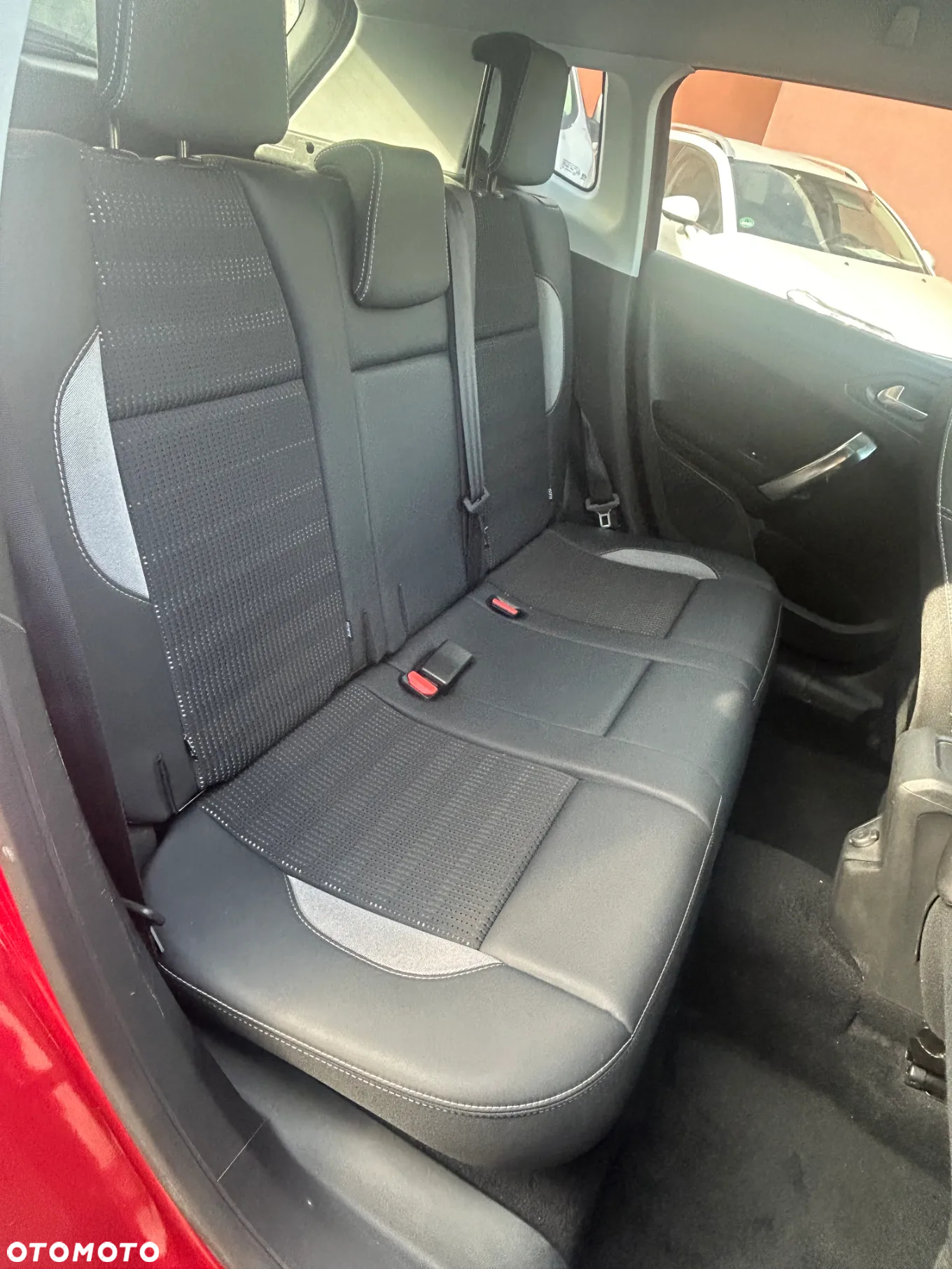 Peugeot 2008 PureTech 110 Stop&Start Allure - 11