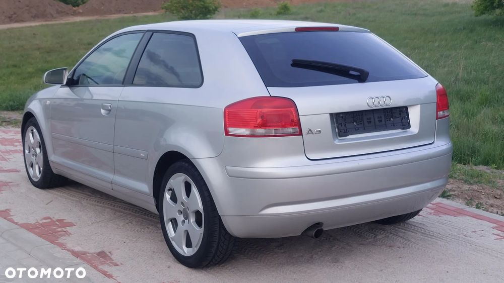 Audi A3 ver-1-6-fsi-attraction - 13