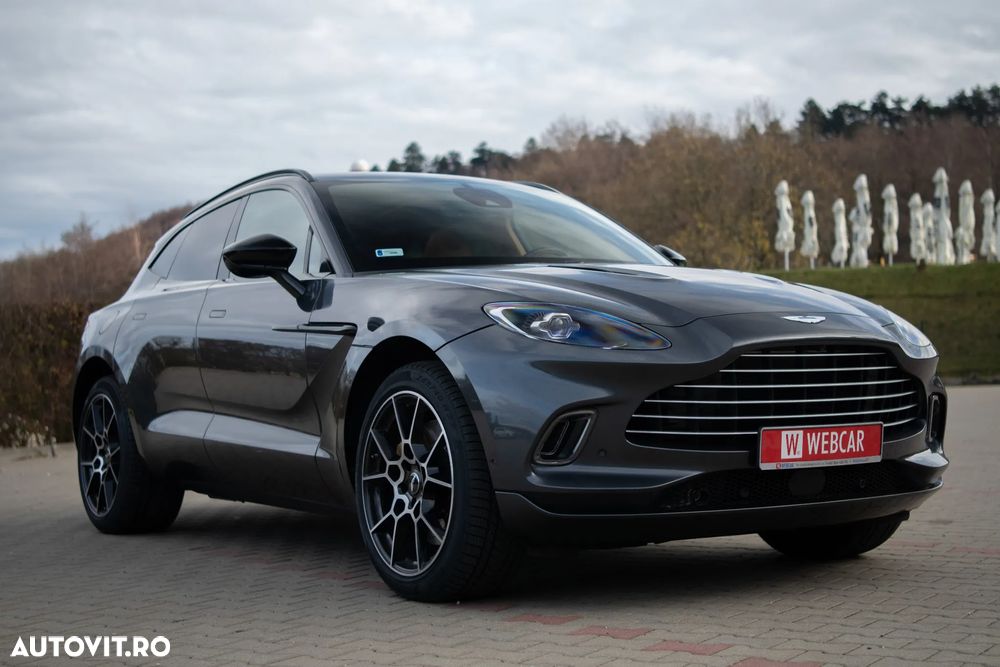 Aston Martin DBX - 4