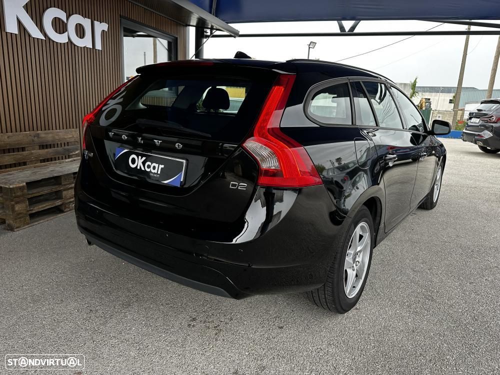 Volvo V60 2.0 D2 Momentum - 12