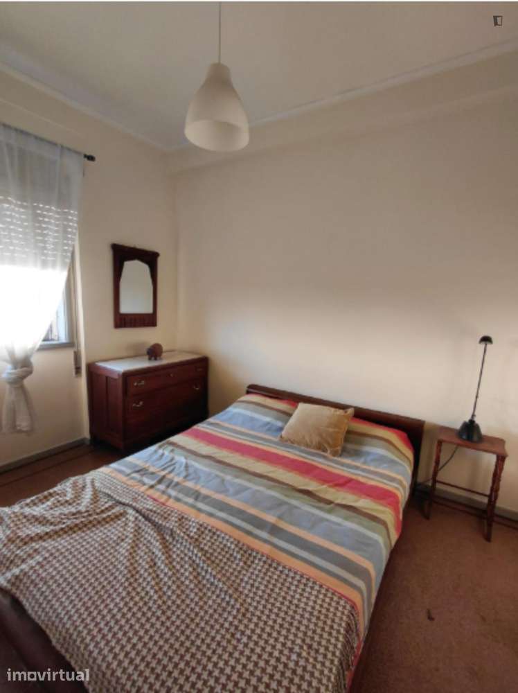 Quarto - localizado em Roma-Areeiro Lisbon - Grande imagem: 3/12