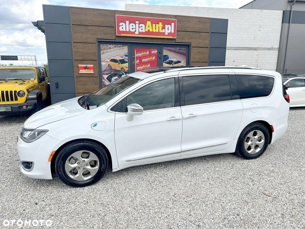Chrysler Pacifica - 16