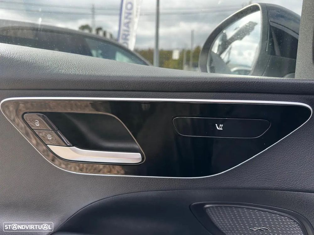 Mercedes-Benz C 220 — fotografia 18