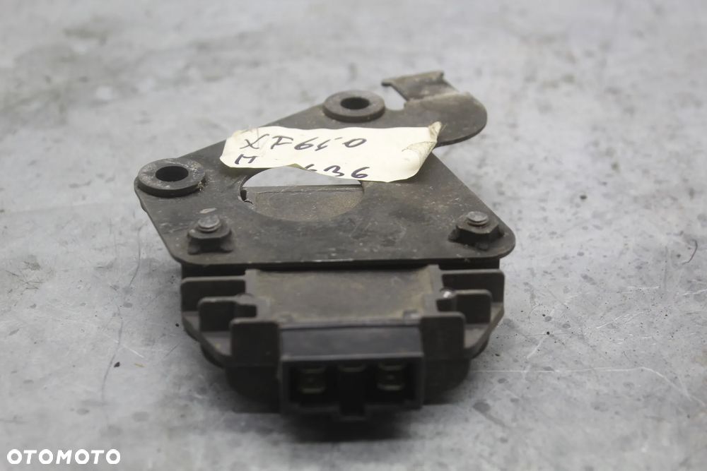 Suzuki XF 650 Freewind regulator napięcia - 2