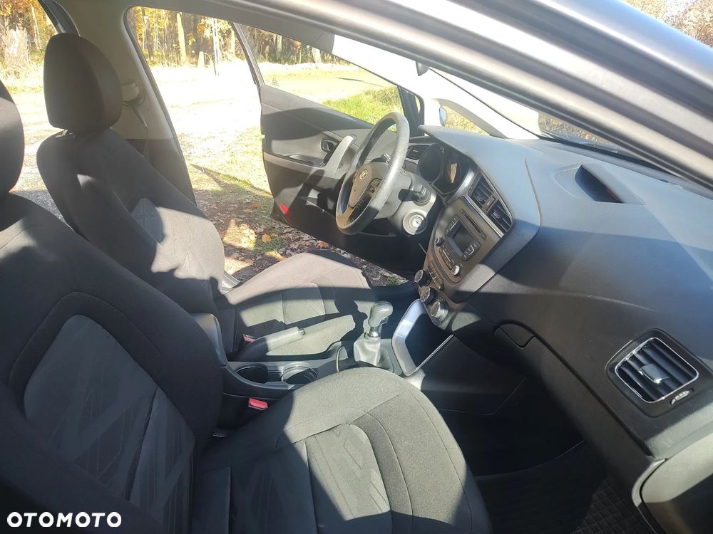 Kia Ceed - 13