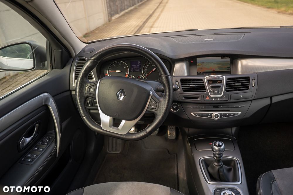 Renault Laguna dCi 150 FAP GT - 37