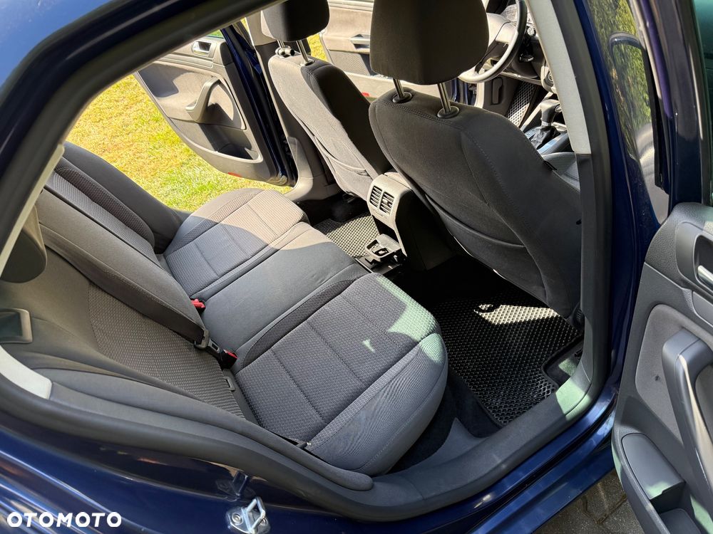 Volkswagen Jetta 2.0 TDI Comfortline DSG - 21