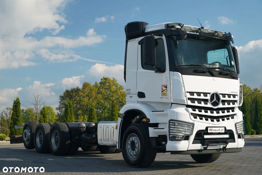 Mercedes-Benz AROCS 3248 / 8X4 / TRIDEM / RAMA POD ZABUDOWE 8 M / OŚ SKRETNA I PODNOSZONA / RETARDER - 1