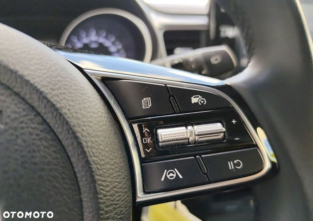Kia Ceed - 8