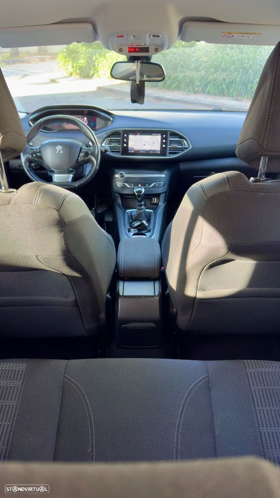 Peugeot 308 PureTech 130 GPF Stop & Start Allure Pack - 25